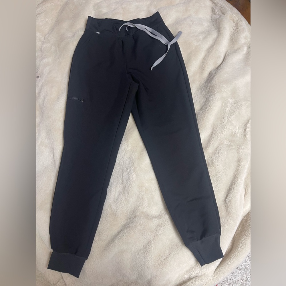 High waisted petite jogger scrub pants